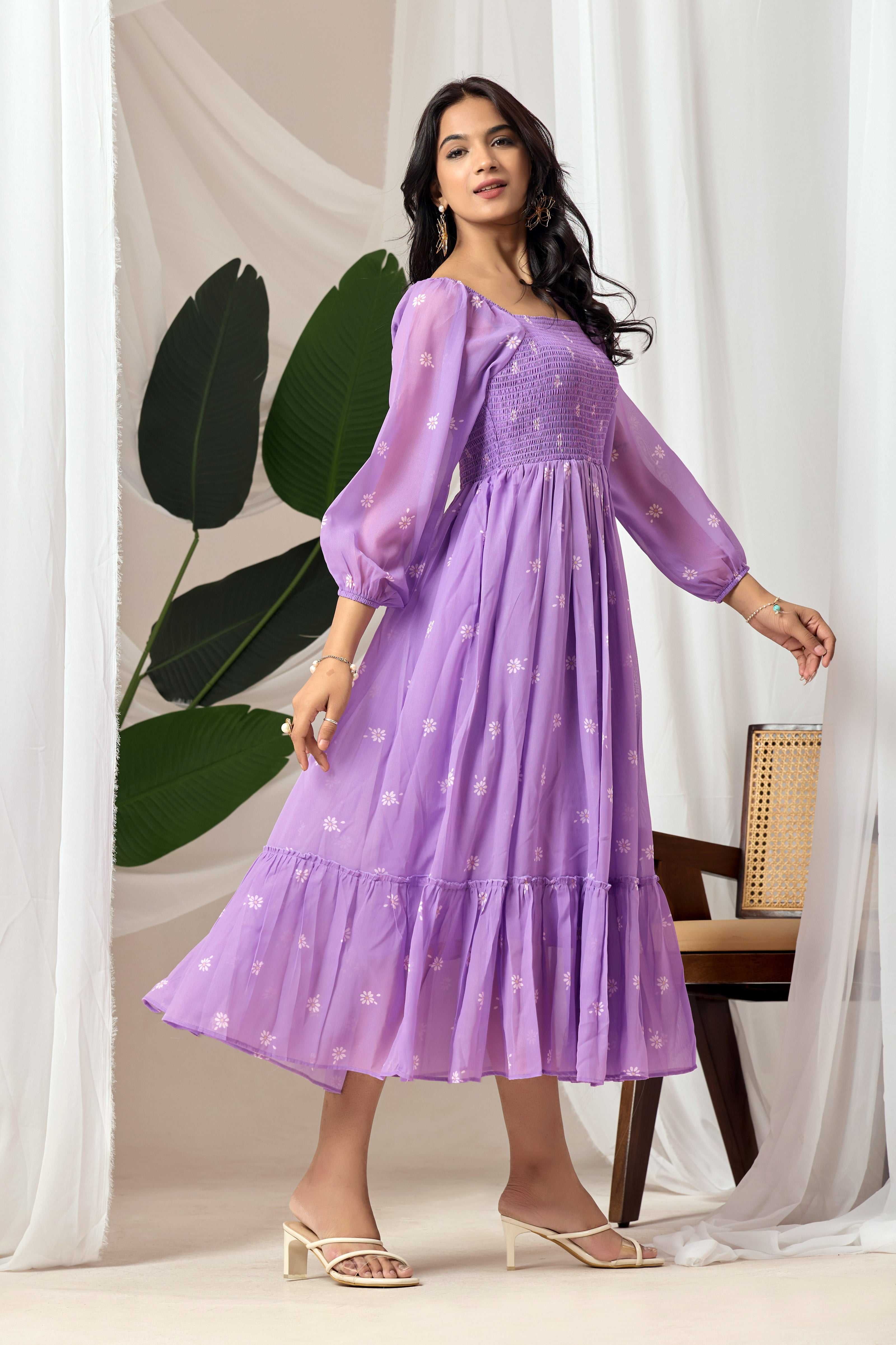 Women’s Lavender Puff Sleeve Flowy Dress.