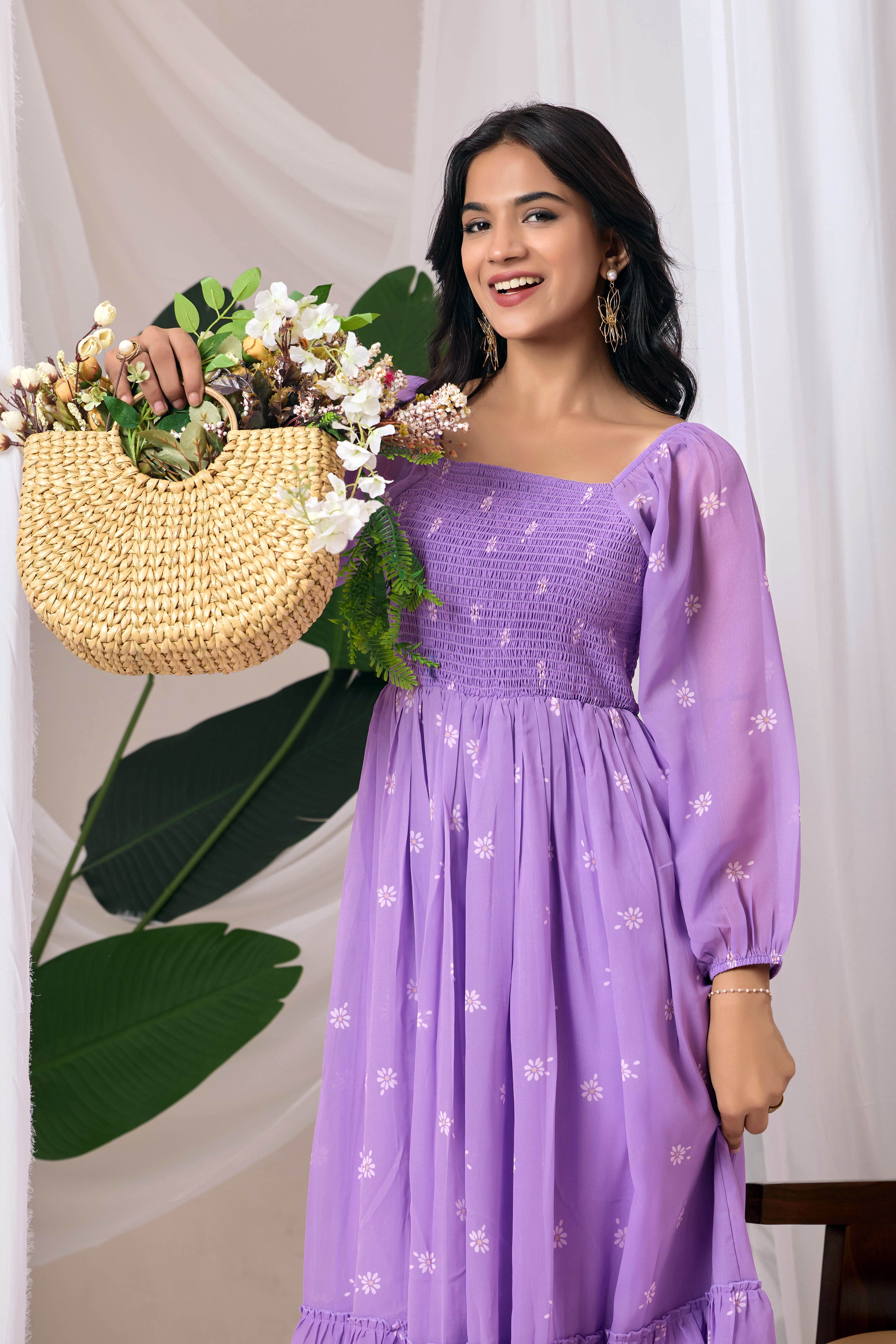 Women’s Lavender Puff Sleeve Flowy Dress.