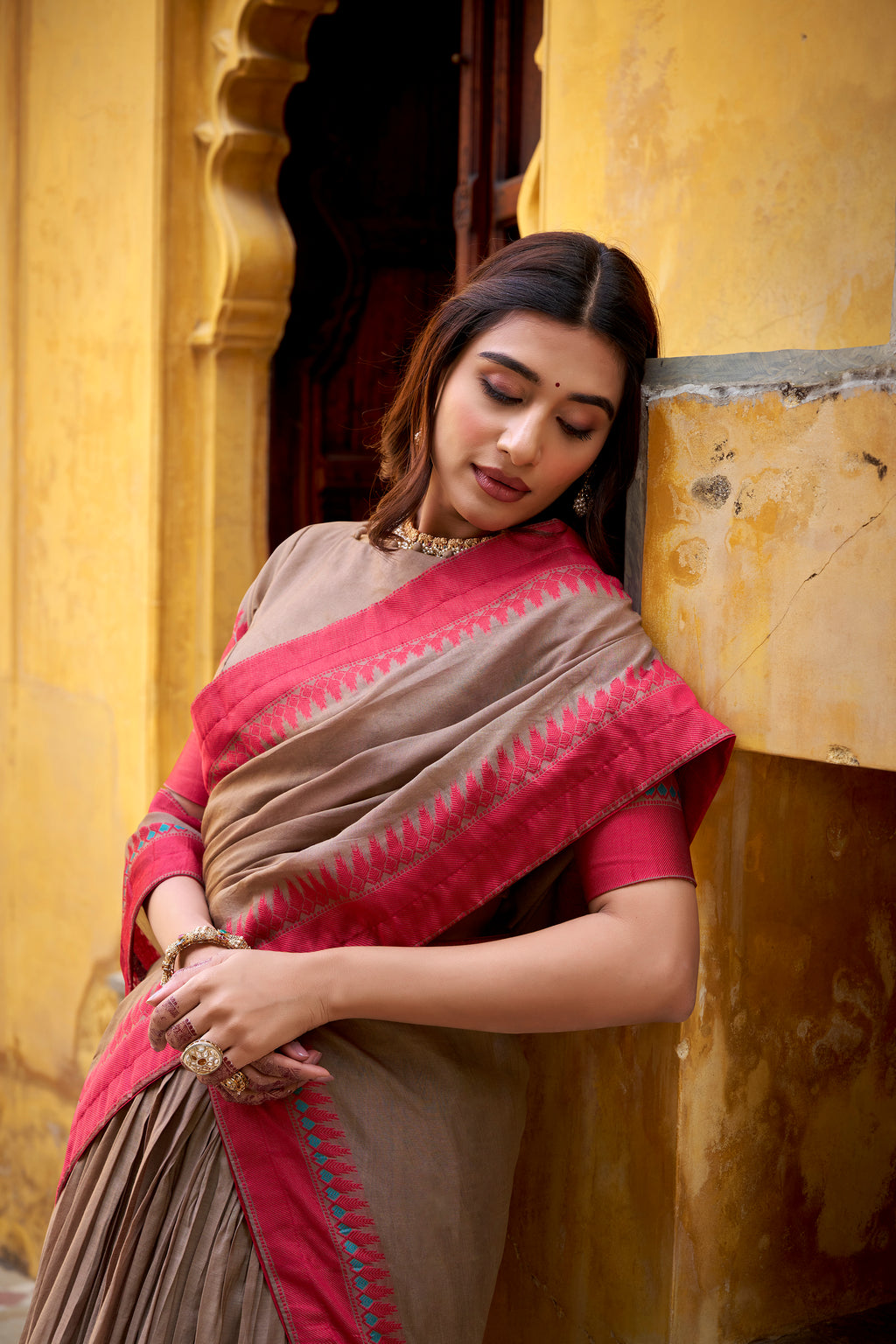 Designer Lehenga Choli with Contrast Border Dupatta.