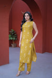 Sleeveless Printed Kurta Pant Set.