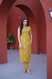 Sleeveless Printed Kurta Pant Set.