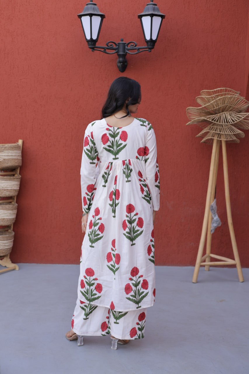Graceful Floral Kurta Pant Set.
