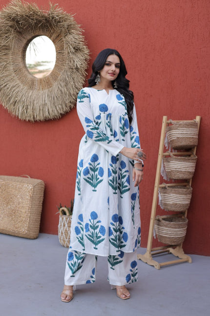 Graceful Floral Kurta Pant Set.