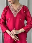 Women’s Pink Embroidered Kurta Pant Set with Floral Organza Dupatta.