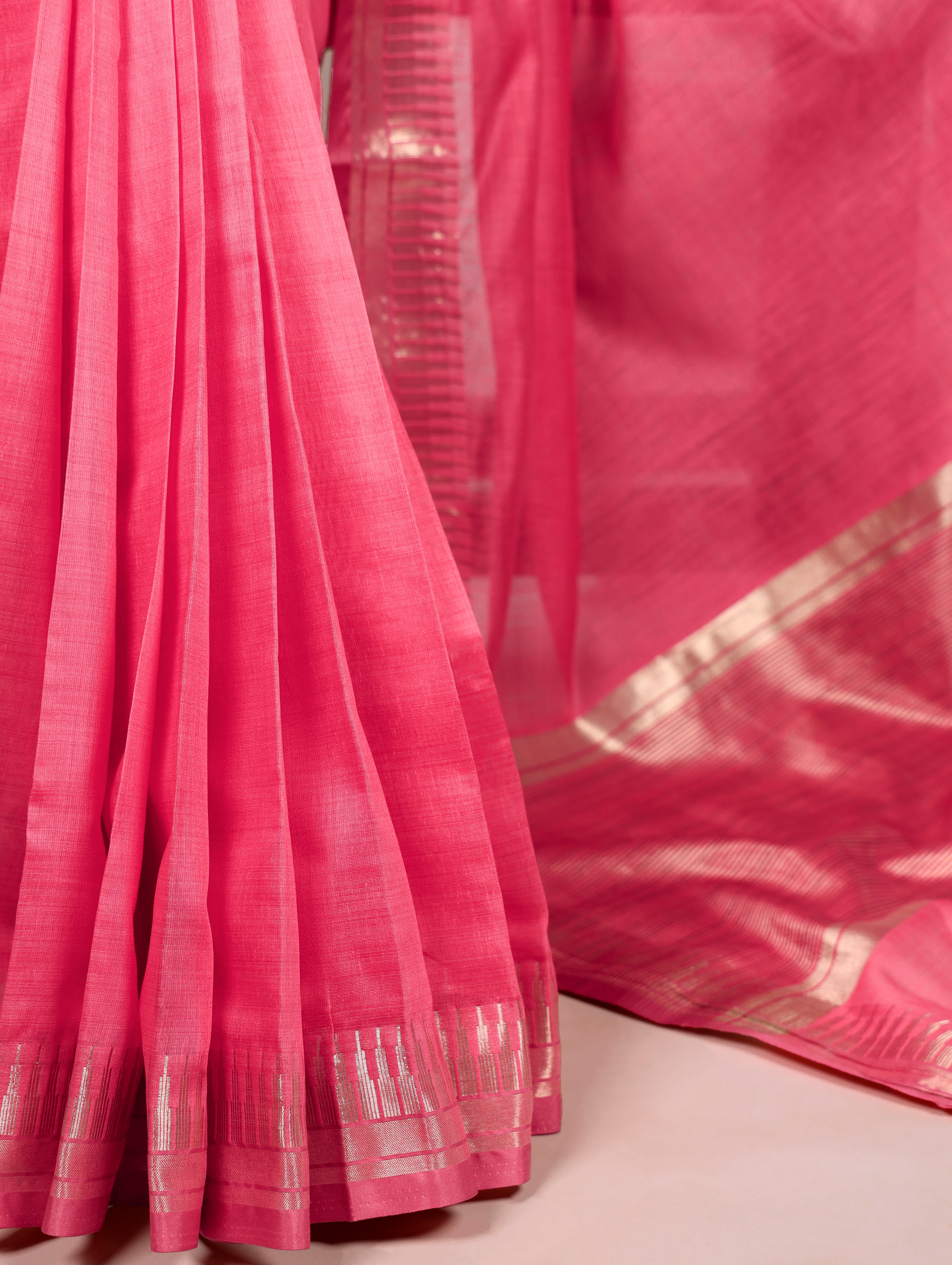 Elegant Cotton Silk Saree with Classic Woven Border.