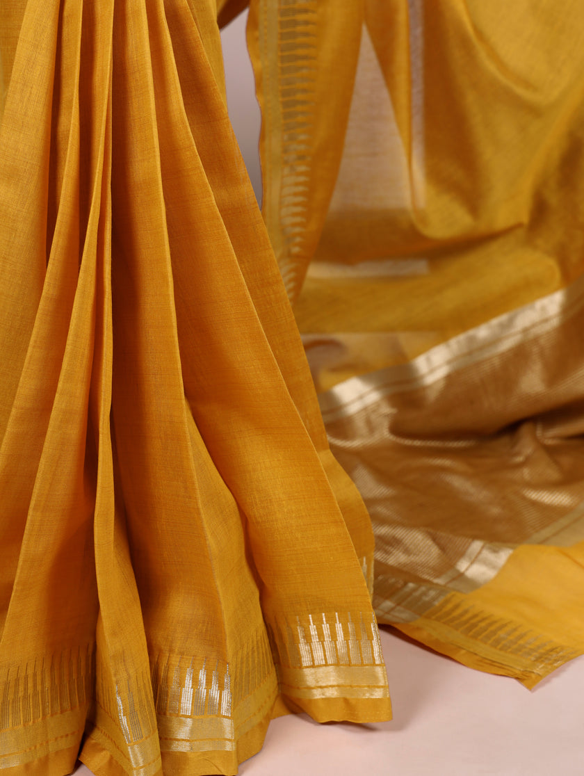 Elegant Cotton Silk Saree with Classic Woven Border.