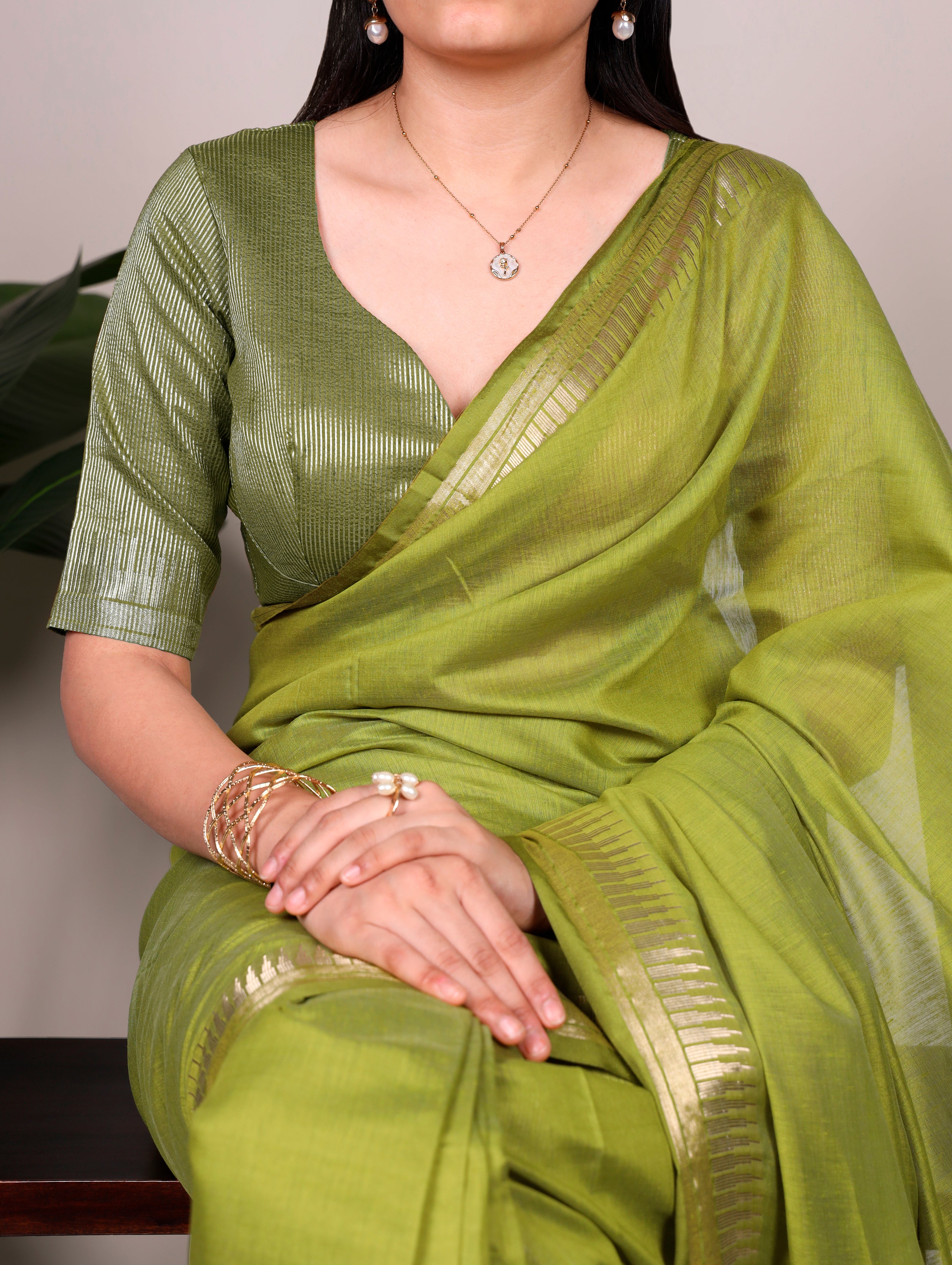 Elegant Cotton Silk Saree with Classic Woven Border.