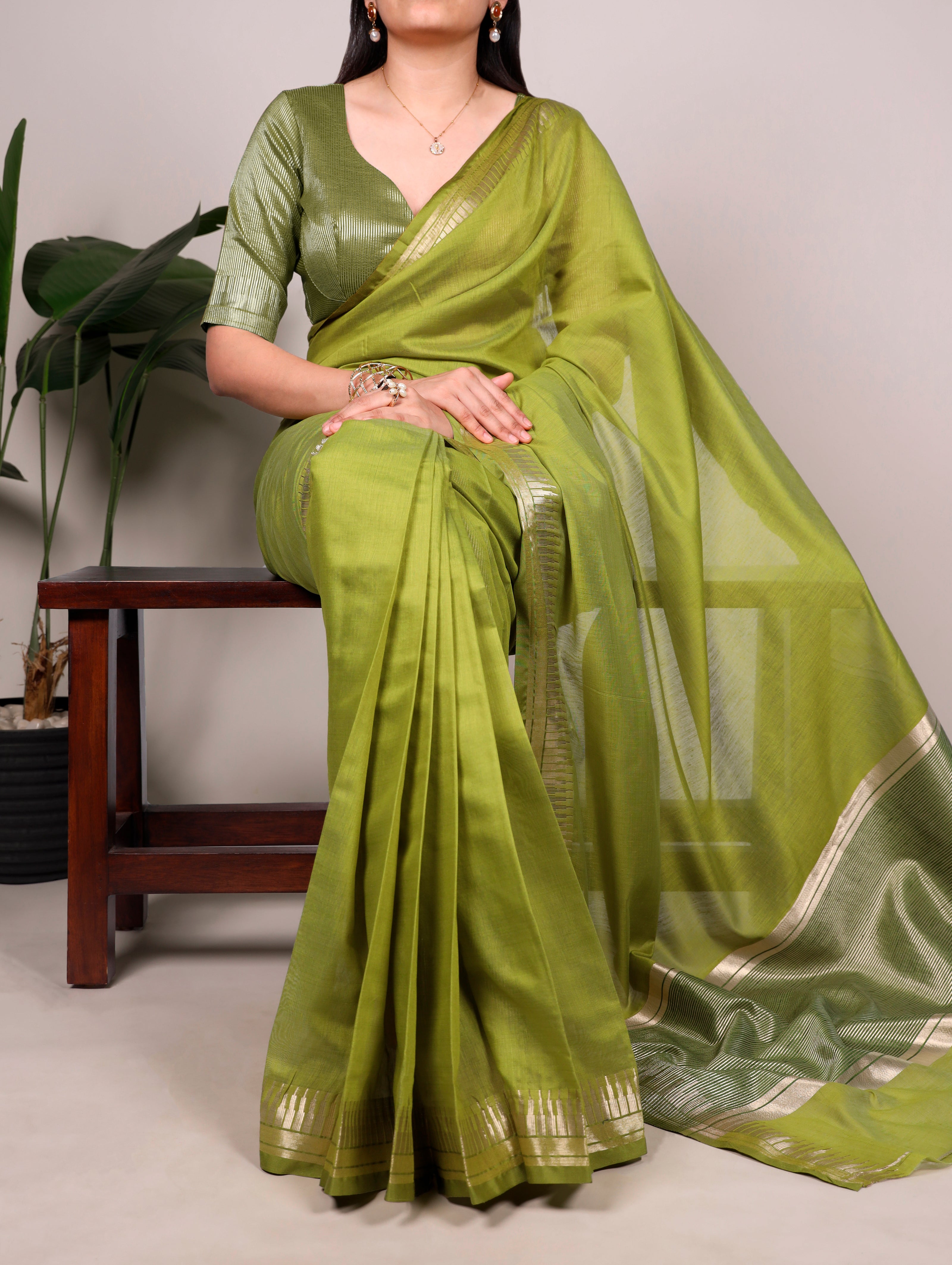 Elegant Cotton Silk Saree with Classic Woven Border.