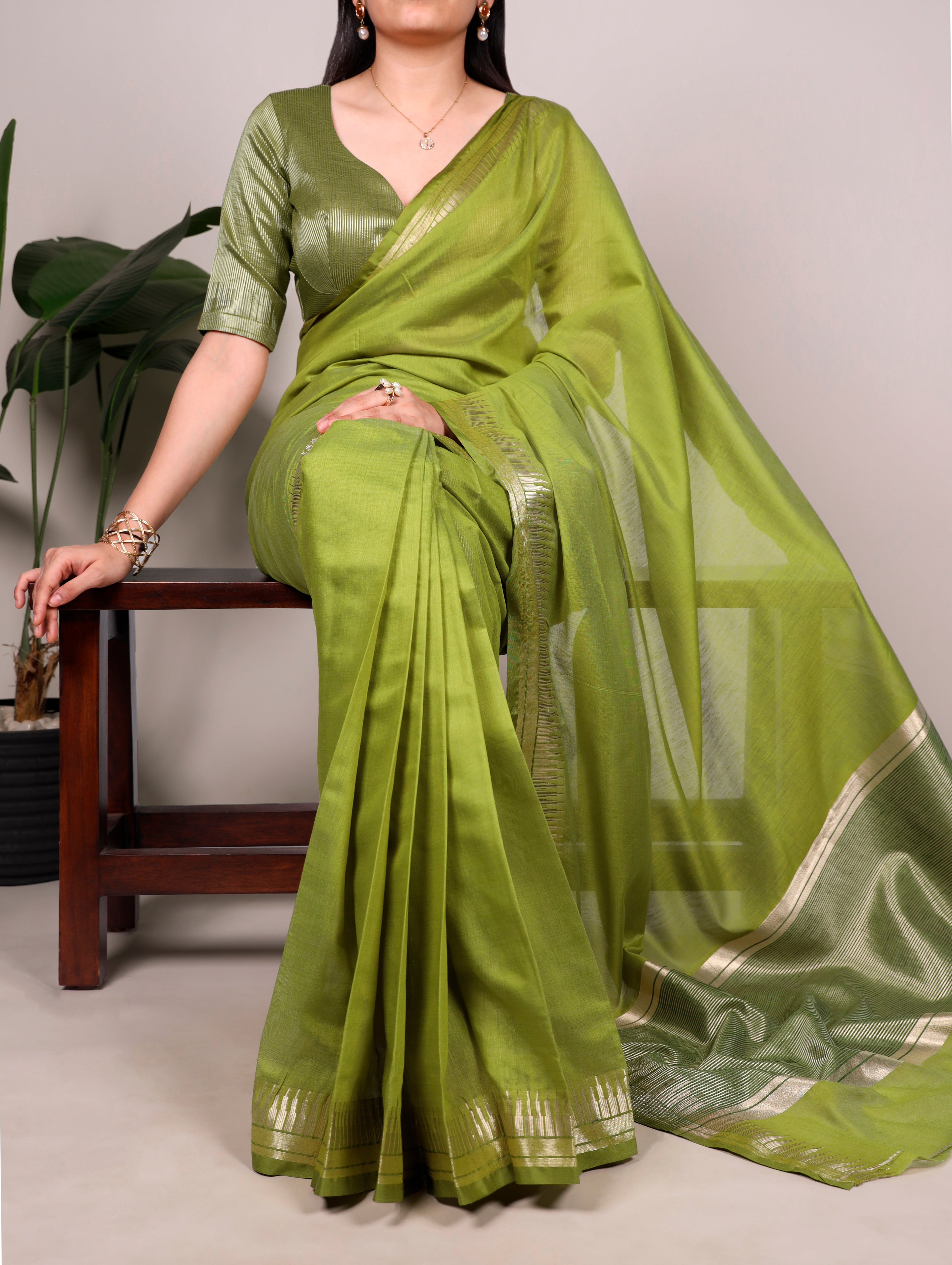 Elegant Cotton Silk Saree with Classic Woven Border.