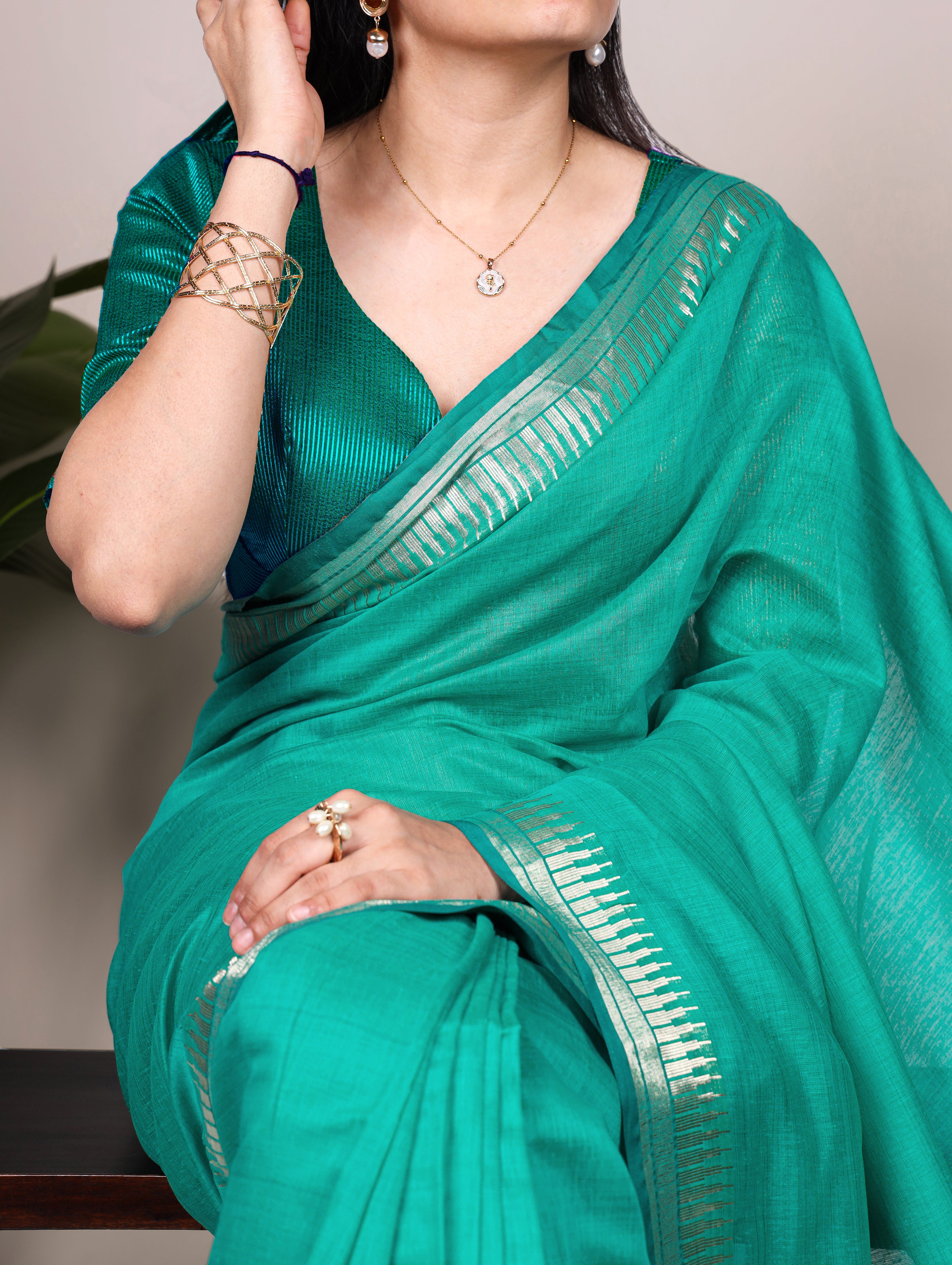 Elegant Cotton Silk Saree with Classic Woven Border.