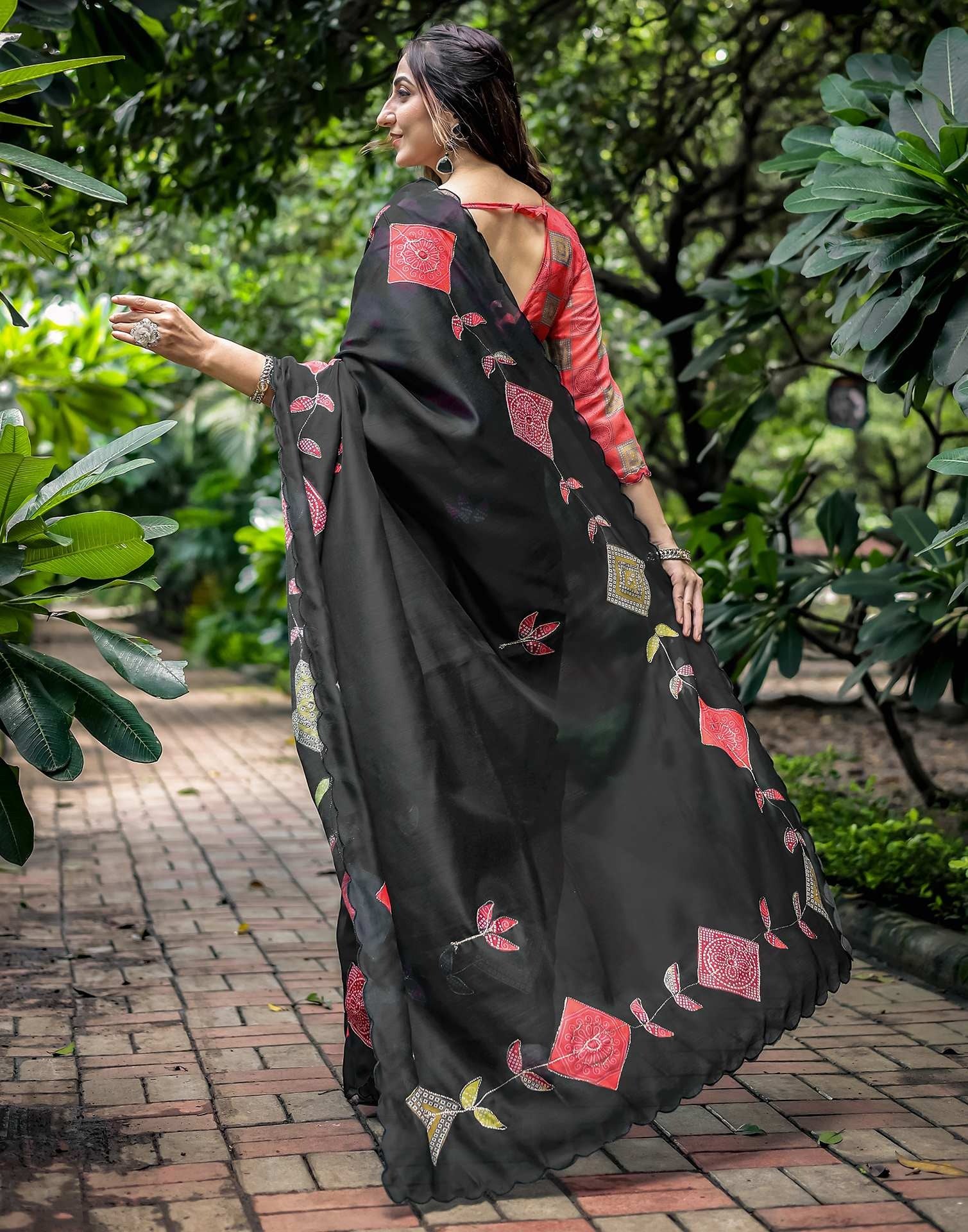 Designer Chiffon Saree with All-Over Print.