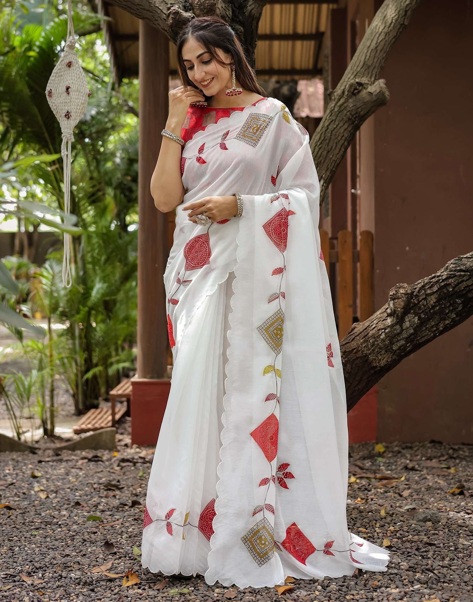 Designer Chiffon Saree with All-Over Print.