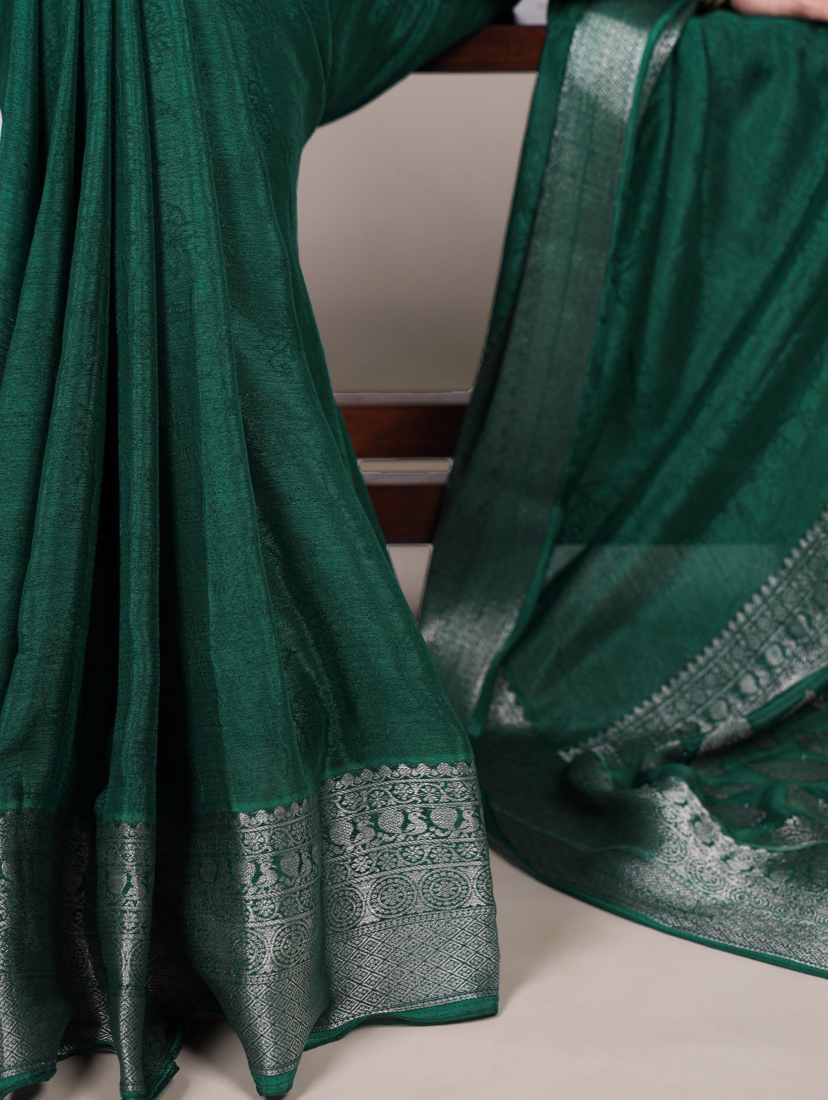 Chinon Silk Saree with Designer Pallu & Graceful Drape.