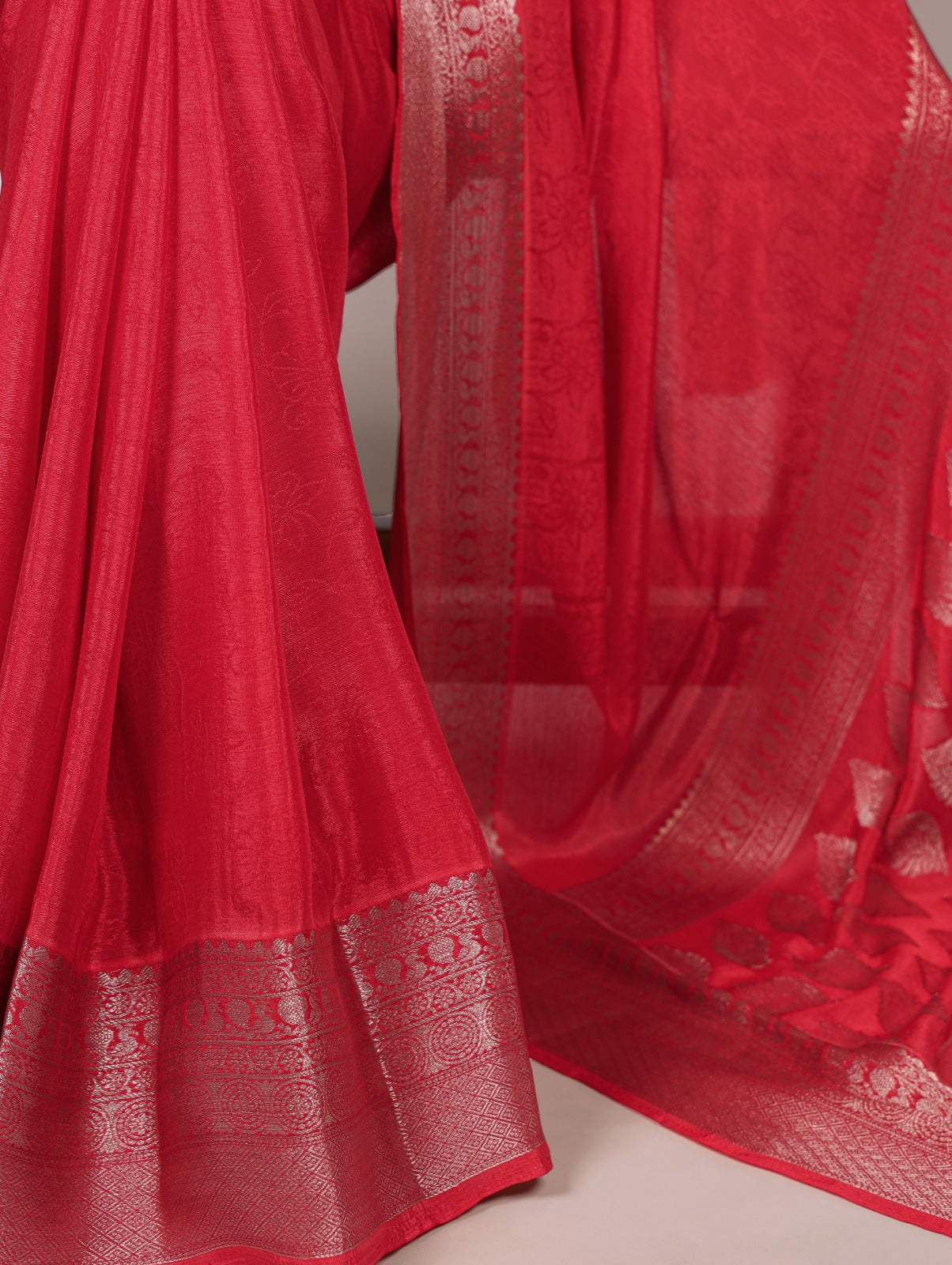 Chinon Silk Saree with Designer Pallu & Graceful Drape.