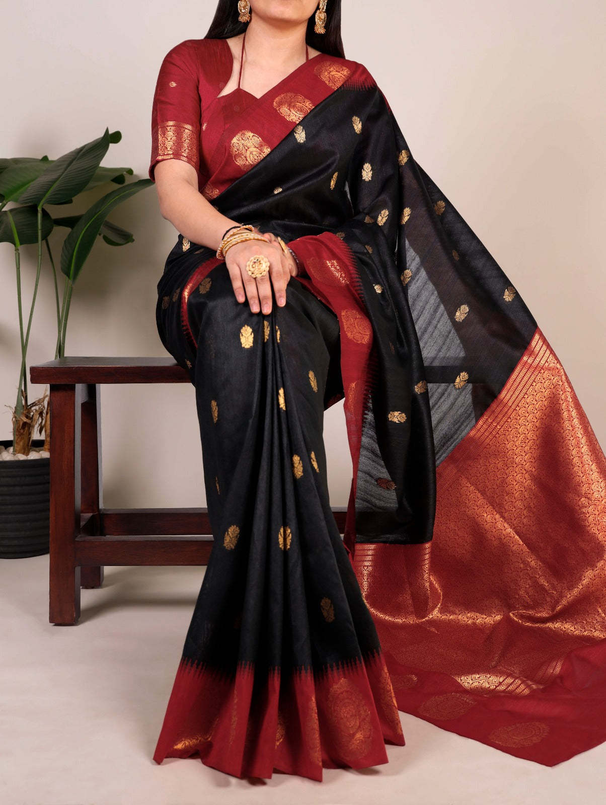 Elegant Poly Cotton Saree with Classic Border Design.