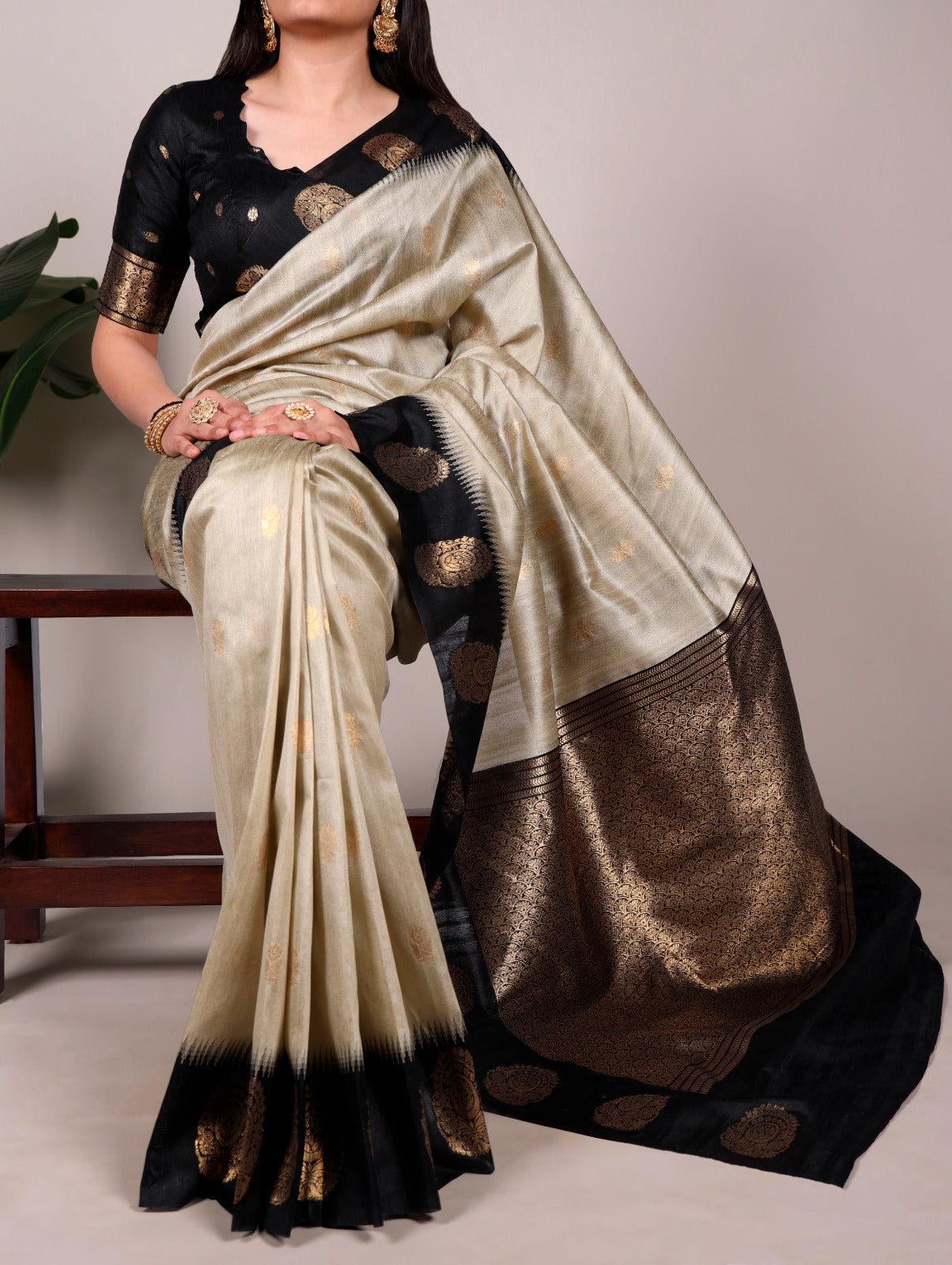 Elegant Poly Cotton Saree with Classic Border Design.