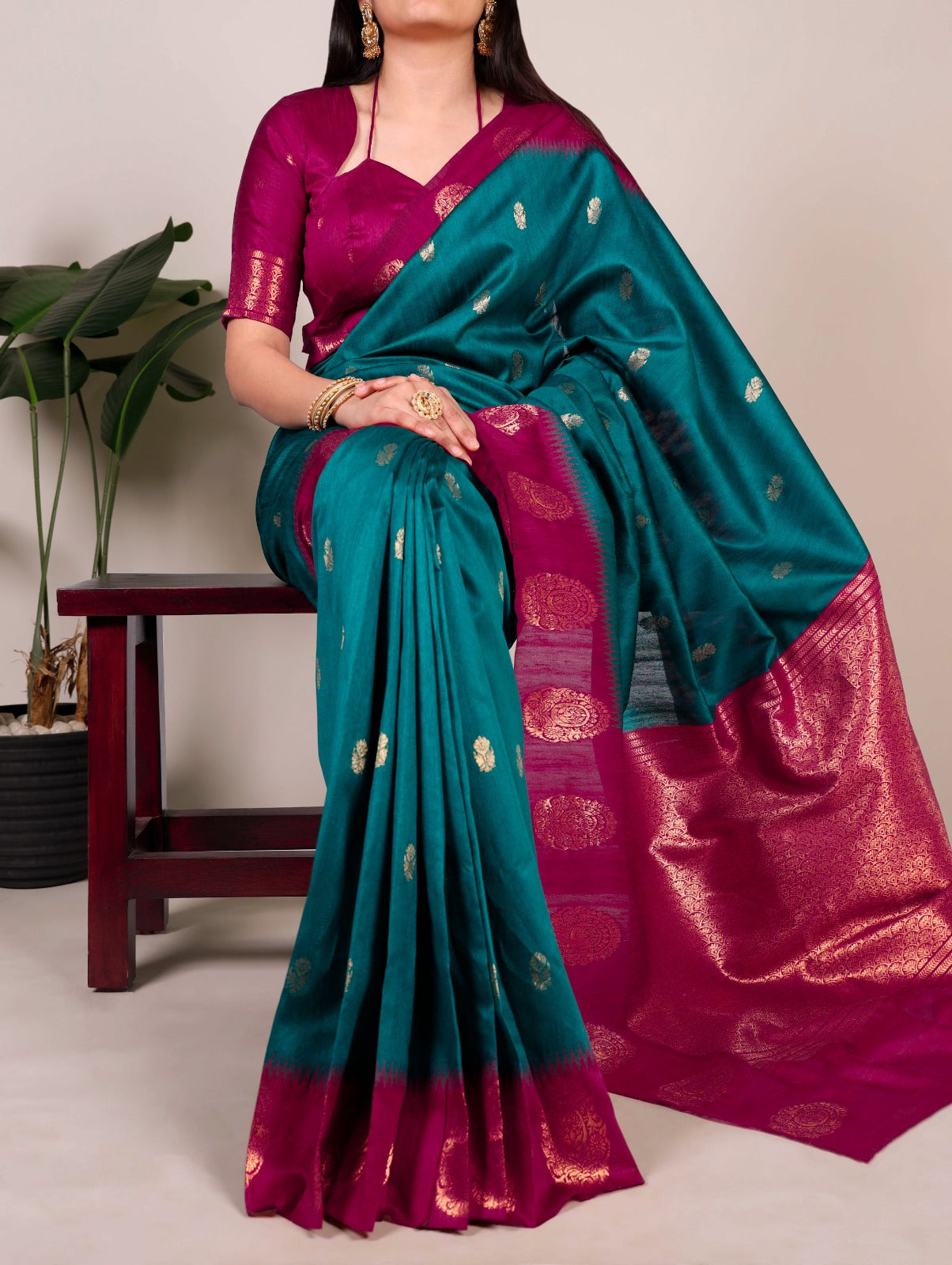 Elegant Poly Cotton Saree with Classic Border Design.