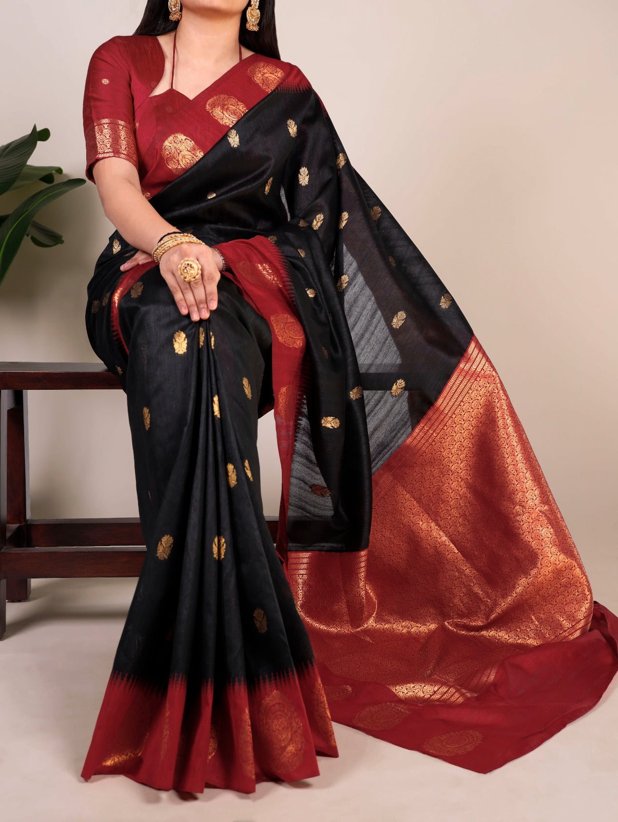Elegant Poly Cotton Saree with Classic Border Design.