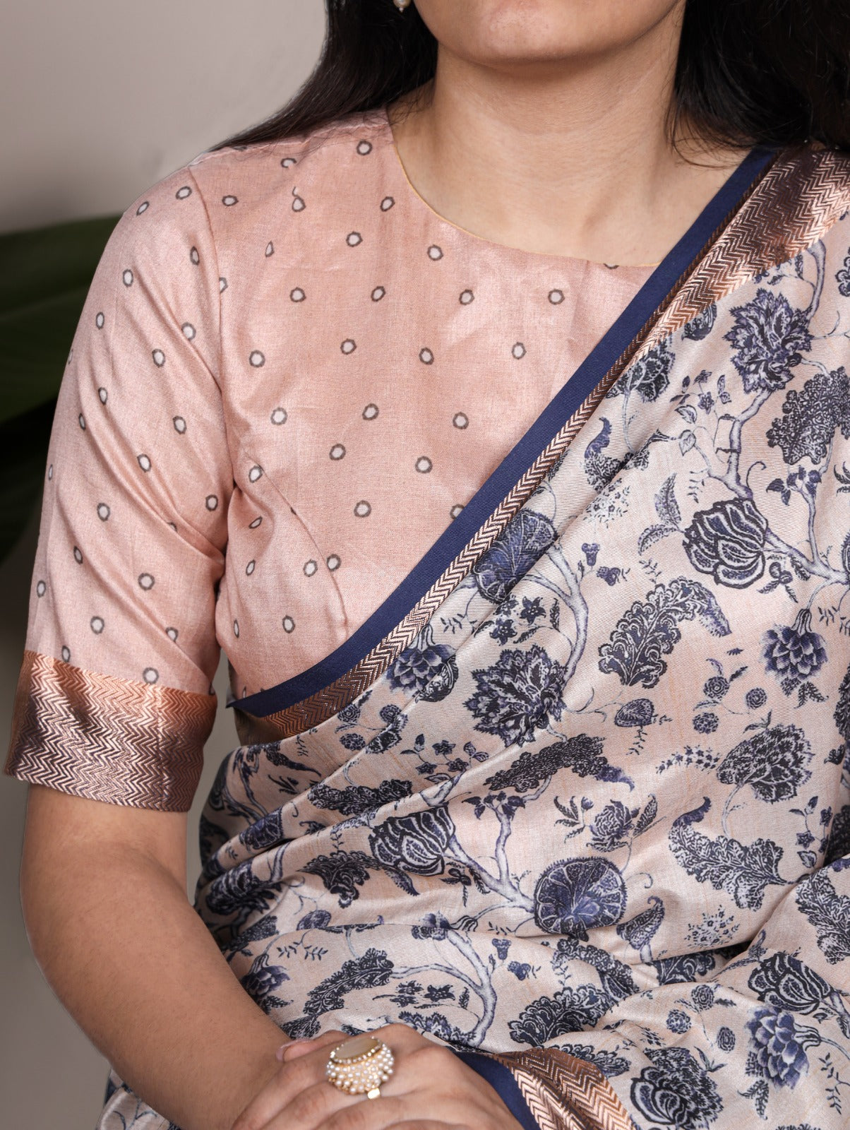 Designer Floral Woven Saree with Classic Border & Pallu.