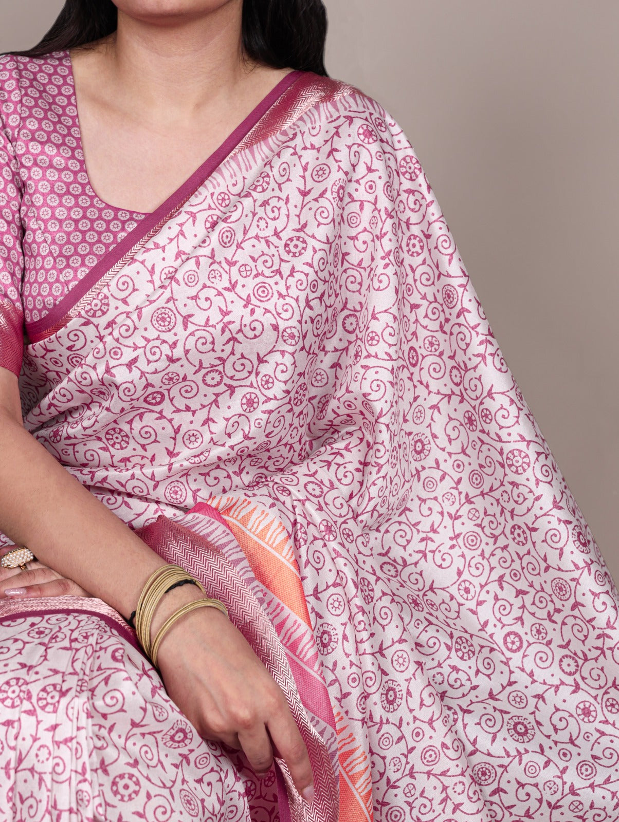Designer Floral Woven Saree with Classic Border & Pallu.