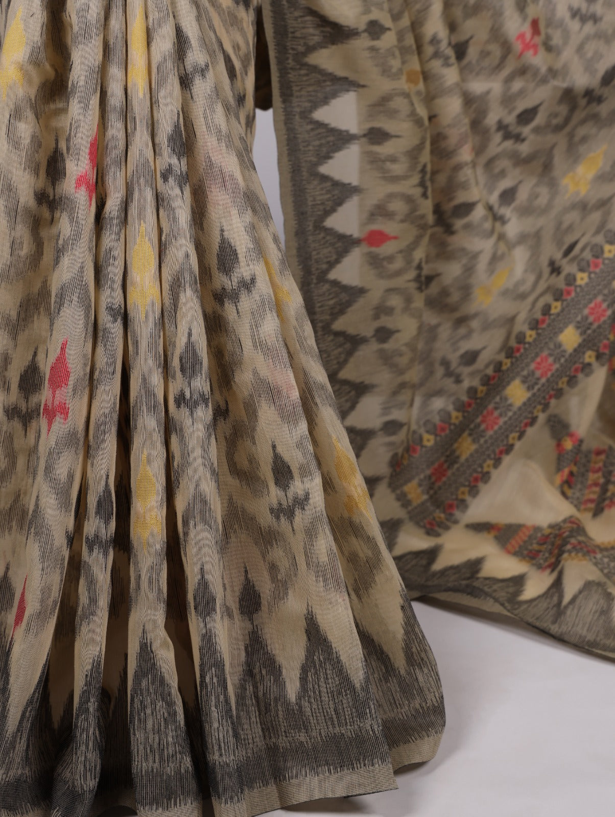 Elegant Printed Poly Cotton Saree with Designer Pallu.