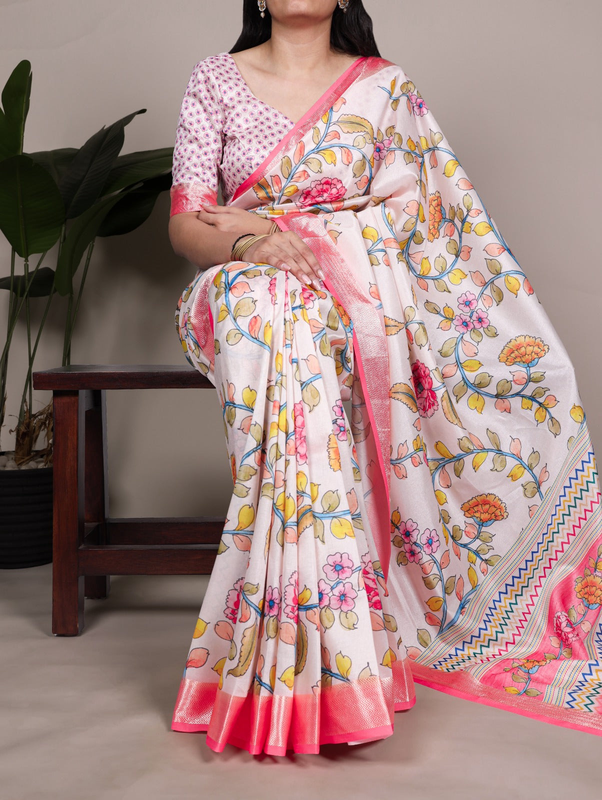 Floral Printed Soft Silk Saree with Contrast Border.