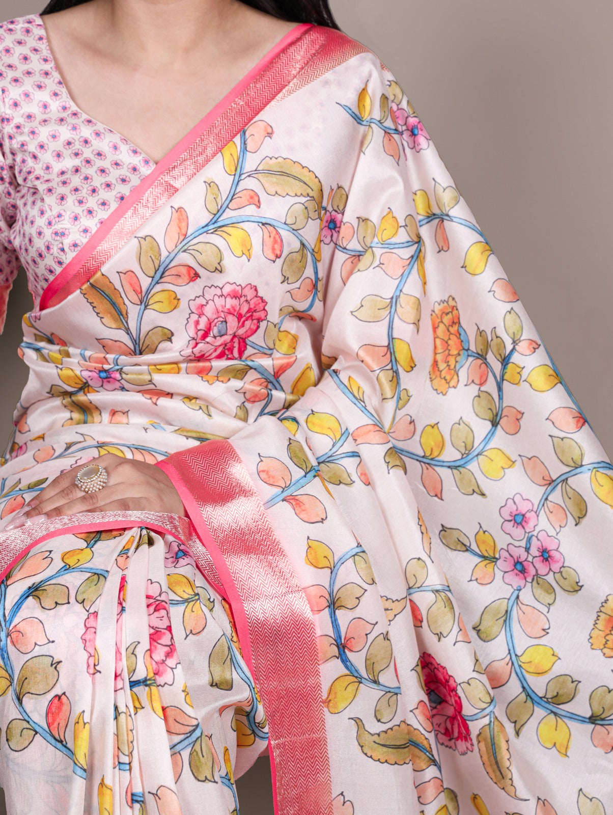 Floral Printed Soft Silk Saree with Contrast Border.