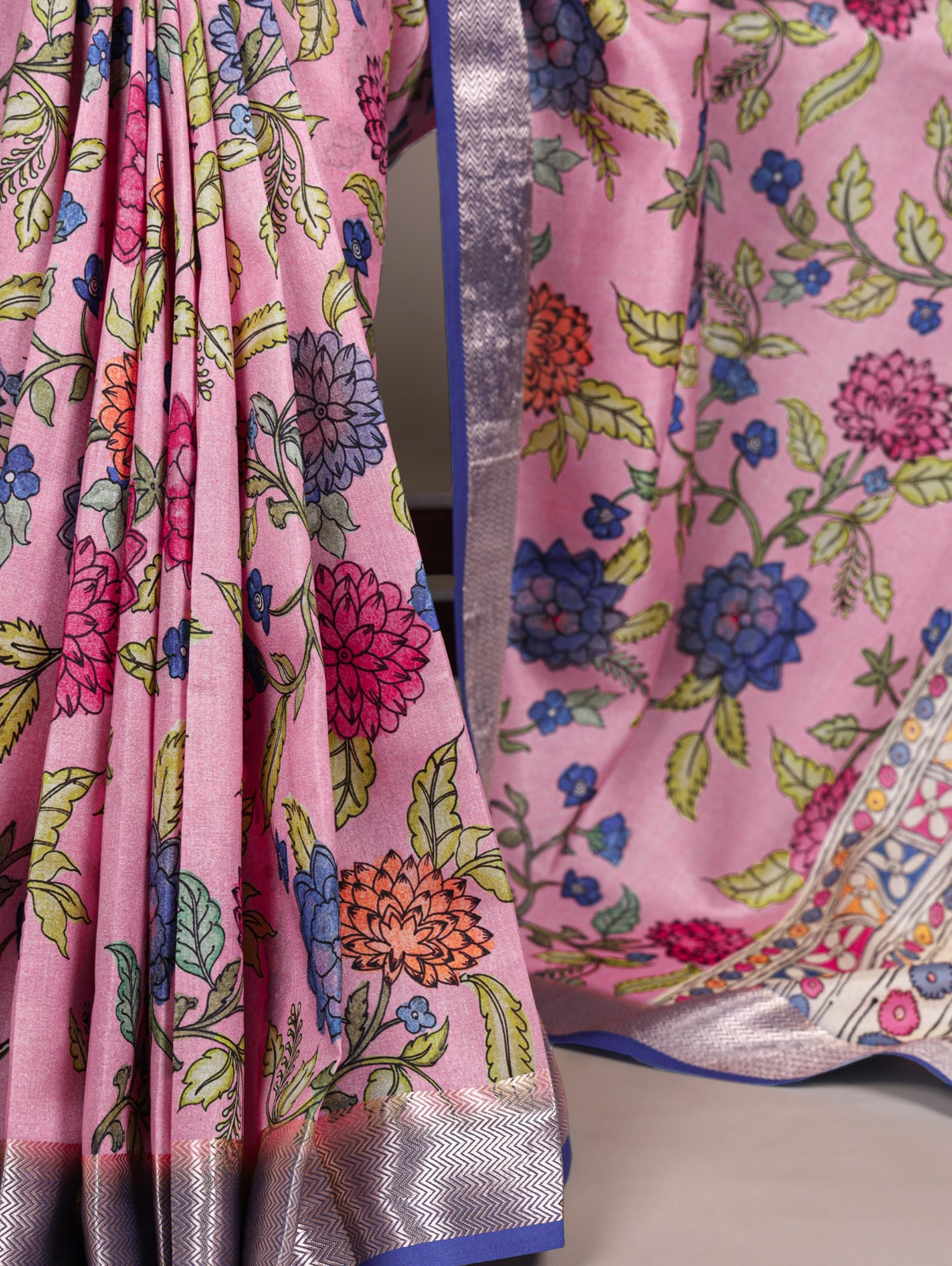 Floral Printed Soft Silk Saree with Contrast Border.