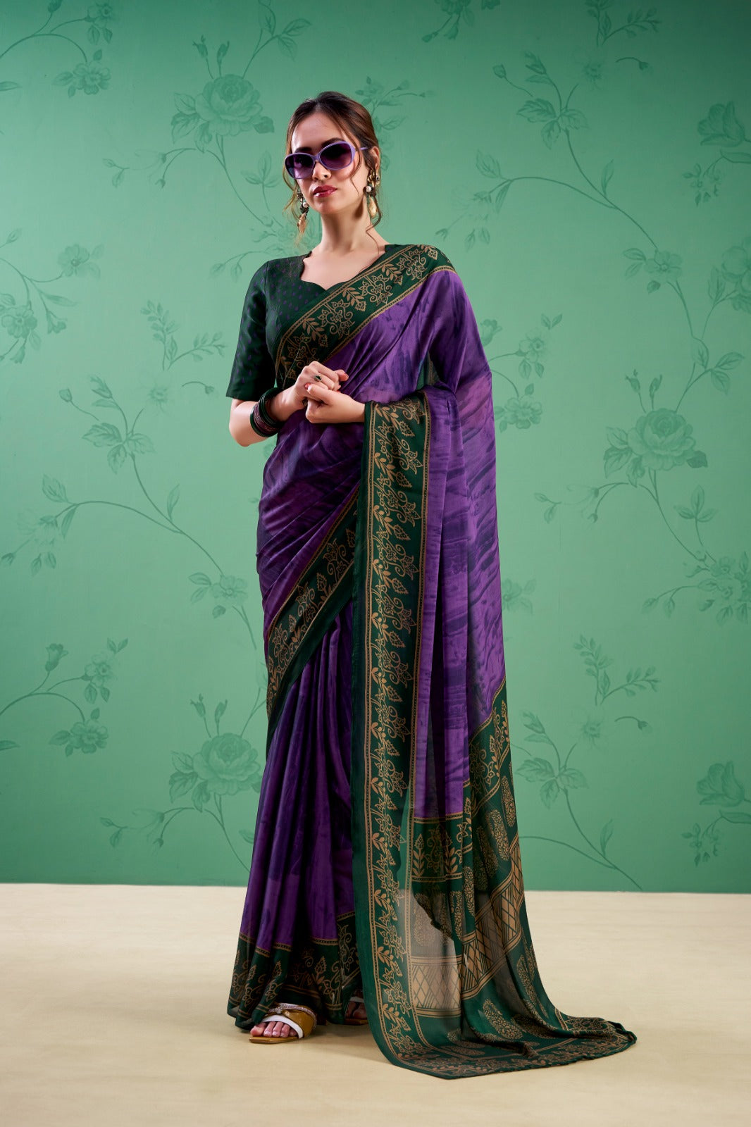 Elegant Ethnic Saree with Rich Woven Border Design.