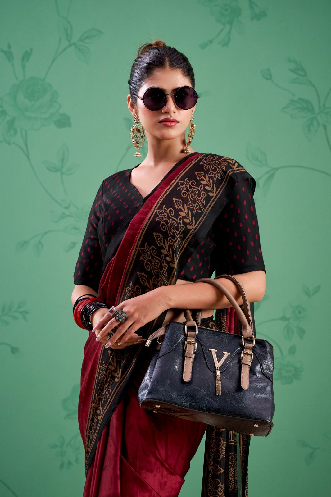 Elegant Ethnic Saree with Rich Woven Border Design.