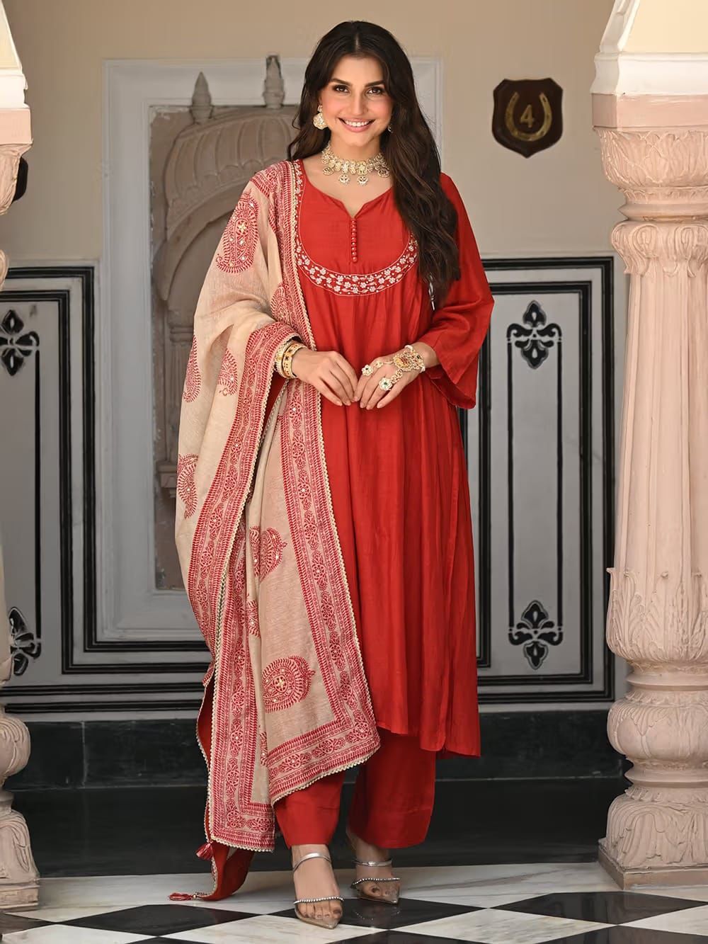 Women's Ethnic Kurta Palazzo Set with Dupatta.