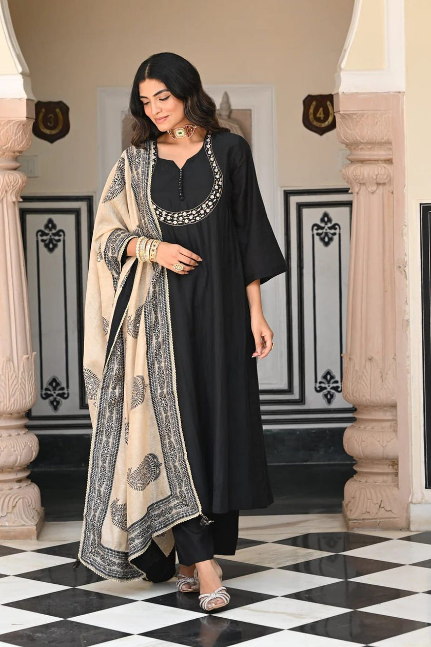 Women's Ethnic Kurta Palazzo Set with Dupatta.