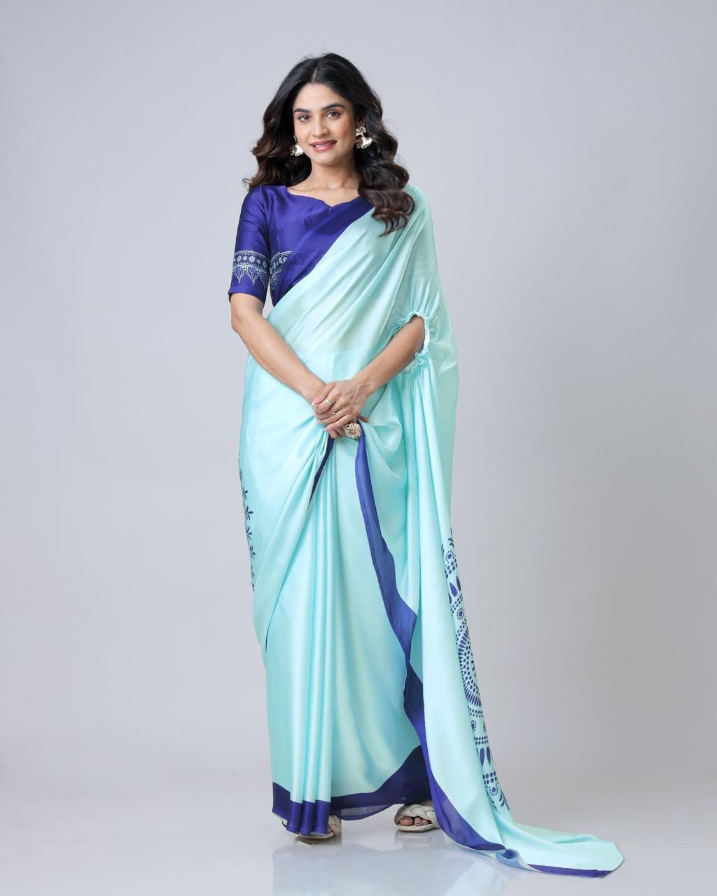 Graceful Saree with Designer Blouse Pattern.