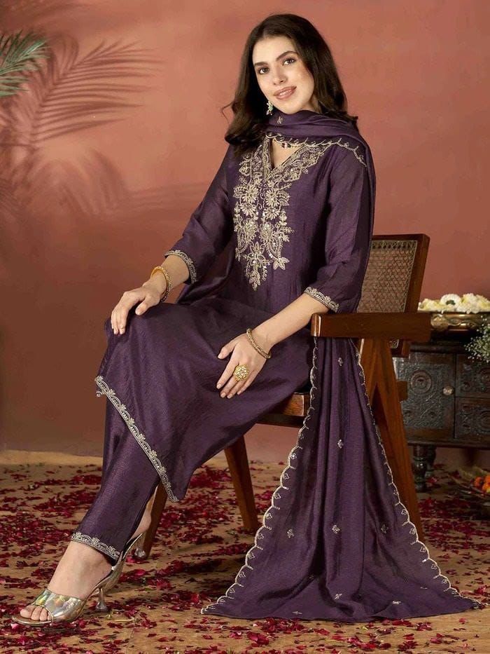 Elegant Embroidered Kurta Pant Set with Dupatta.