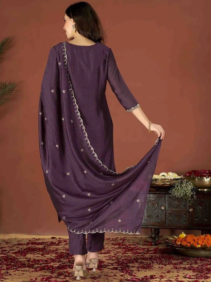 Elegant Embroidered Kurta Pant Set with Dupatta.