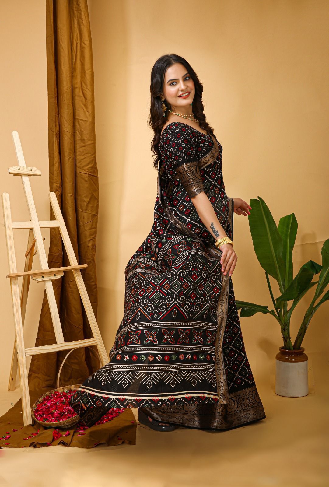 Premium Silk Saree with Floral Pallu Design.