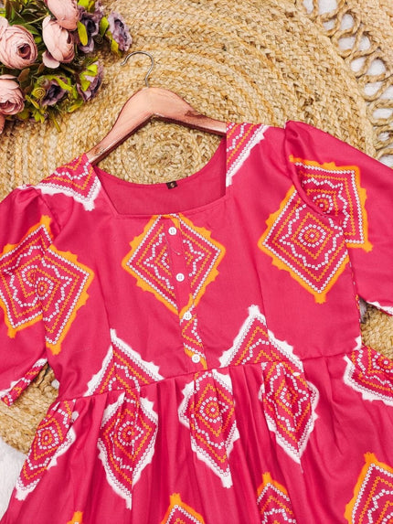Women’s Pink Printed Tiered Midi Dress.