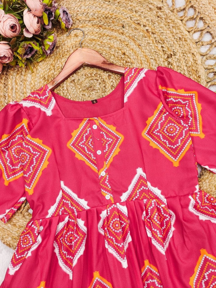 Women’s Pink Printed Tiered Midi Dress.
