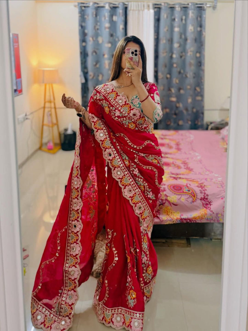 Stylish Pink Silk Saree with Heavy Border Work.