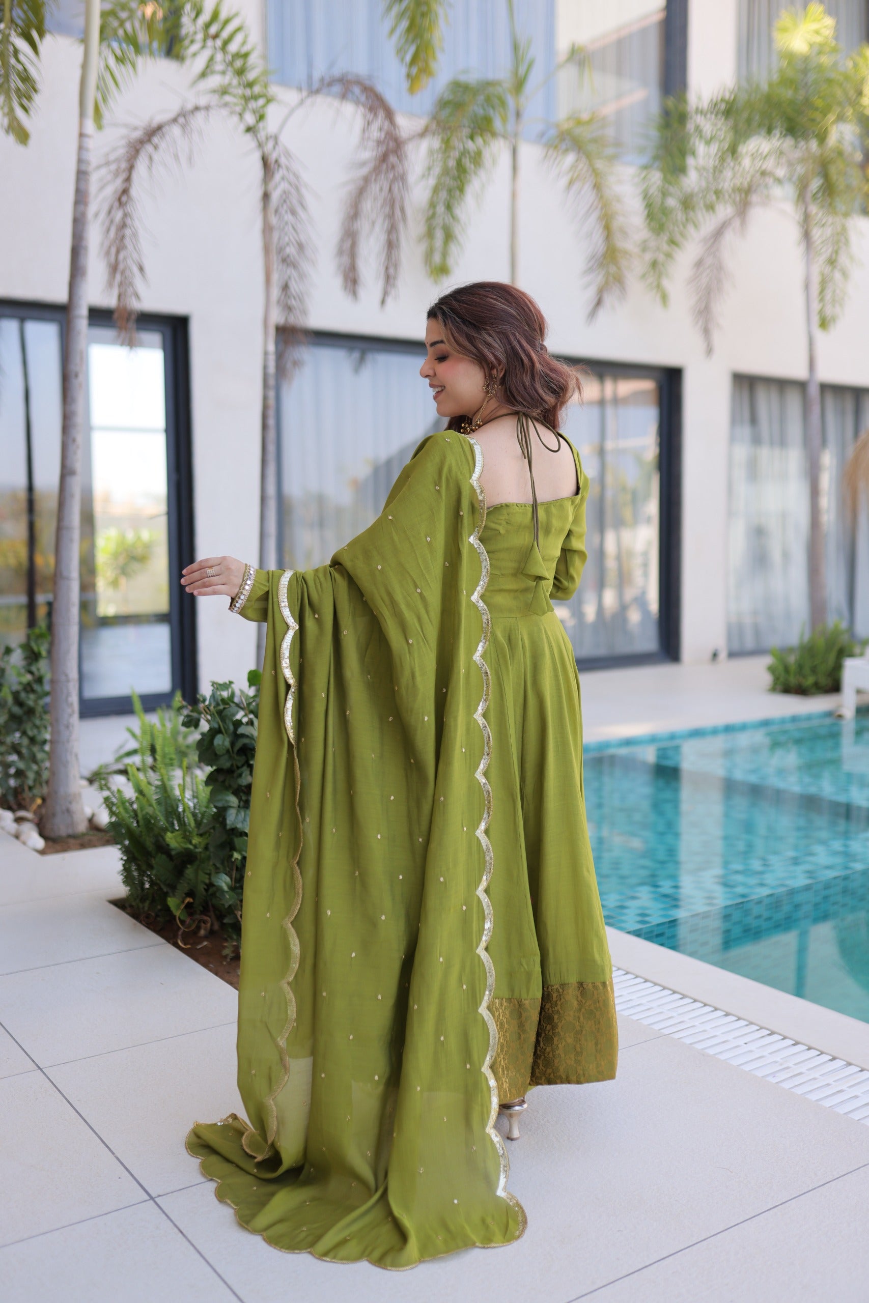 Premium Flared Ethnic Wear Anarkali Dress With Beautiful Dupatta & Elegant Look.