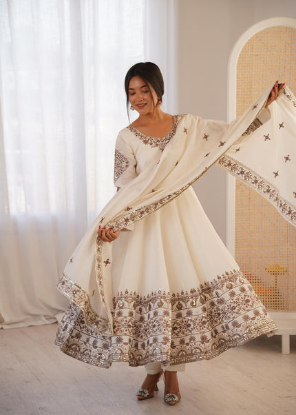 Premium Quality Ethnic Anarkali Suit With Elegant Dupatta For Wedding & Festive Fashion .