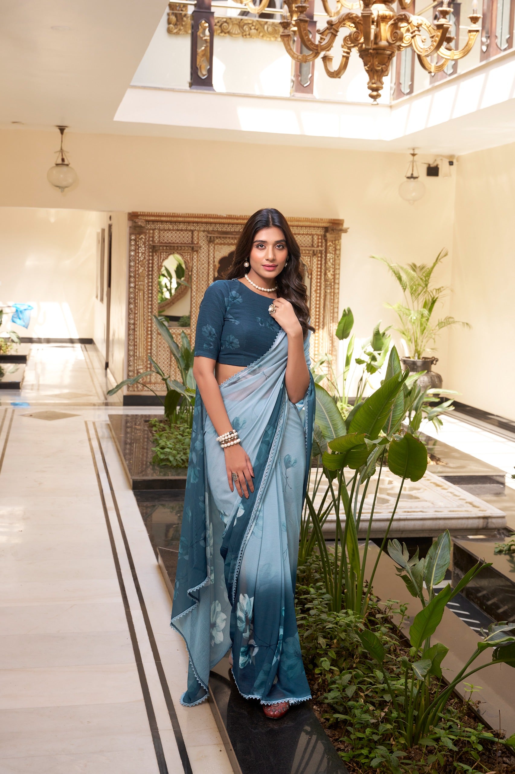 Women's Floral Print Georgette Saree with Blouse Piece.