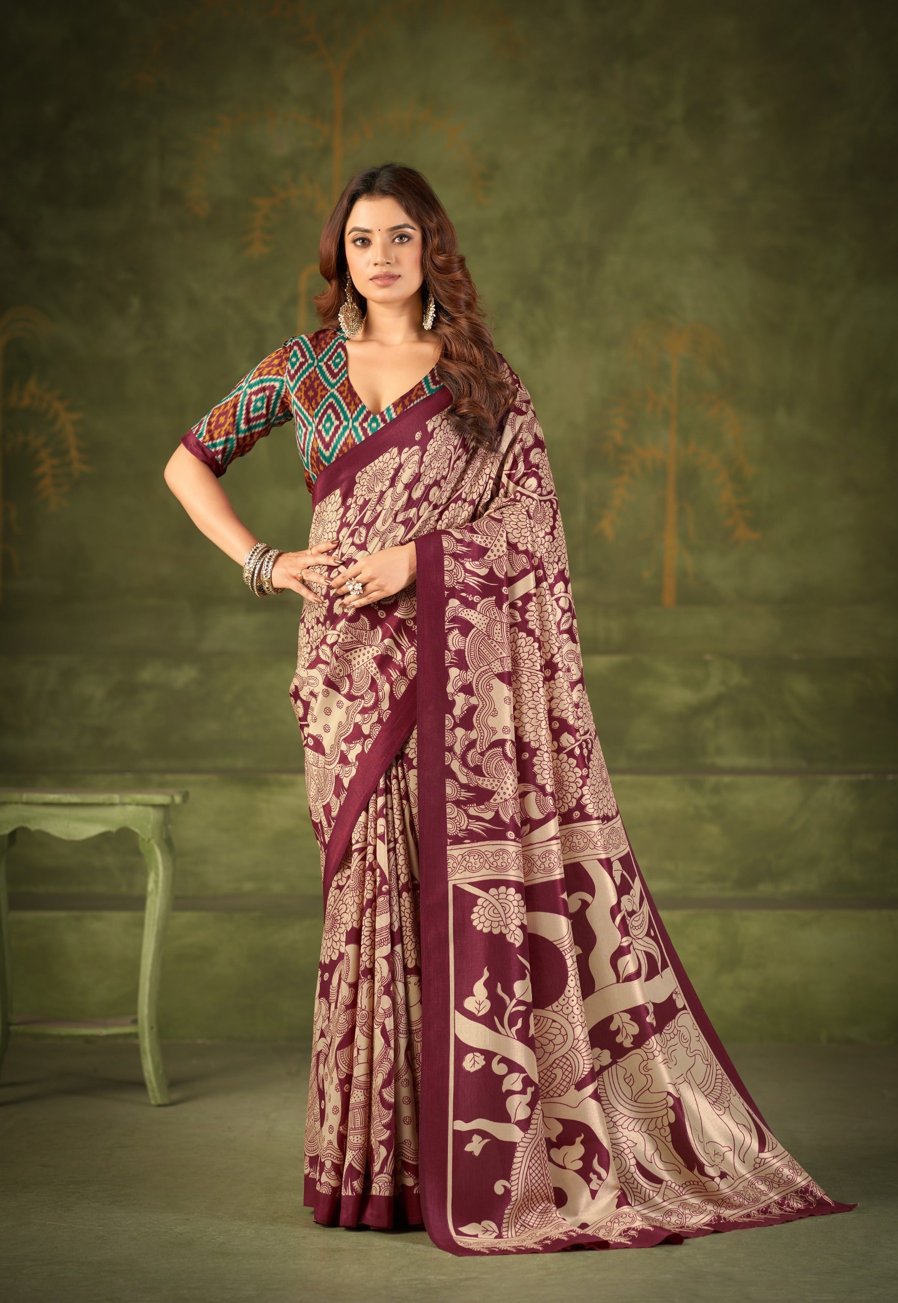 Women's Kalamkari Style Printed Saree with Contrast Border