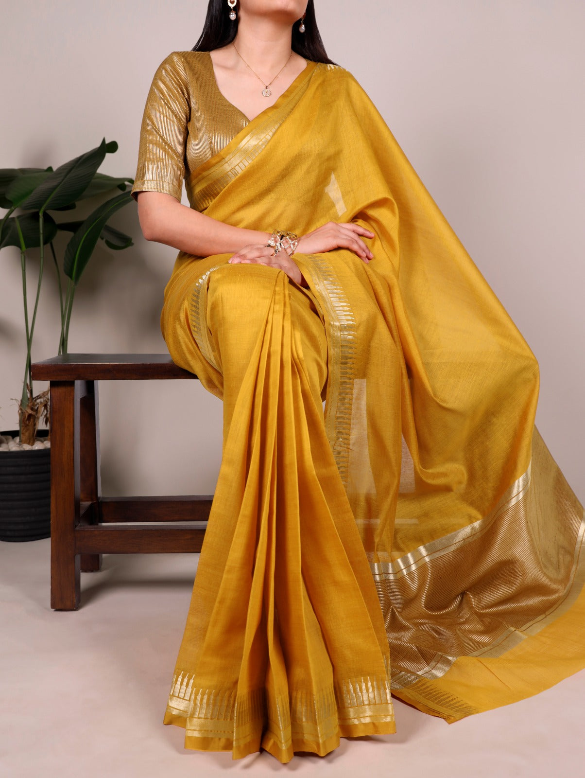 Elegant Cotton Silk Saree with Classic Woven Border.