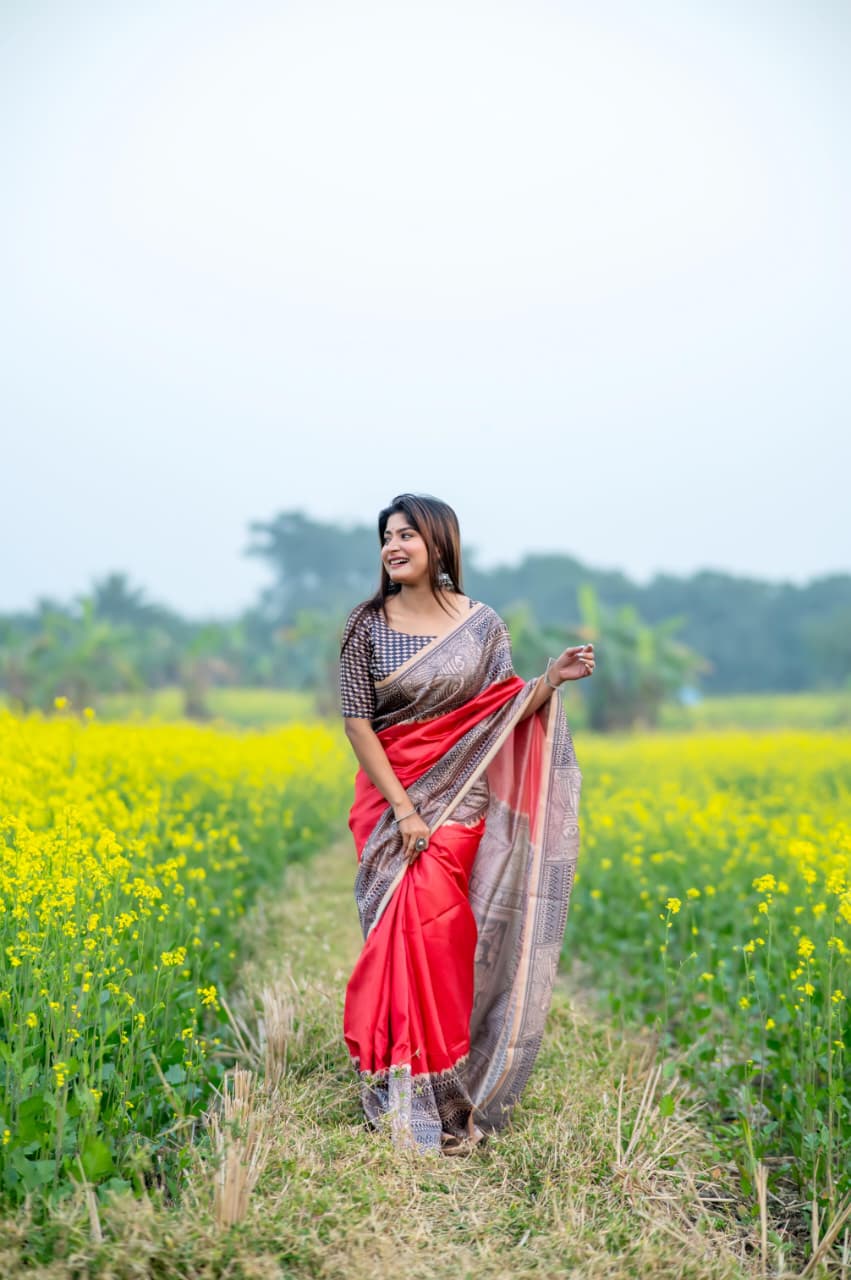 Stylish Saree with Traditional Woven Pallu Design.