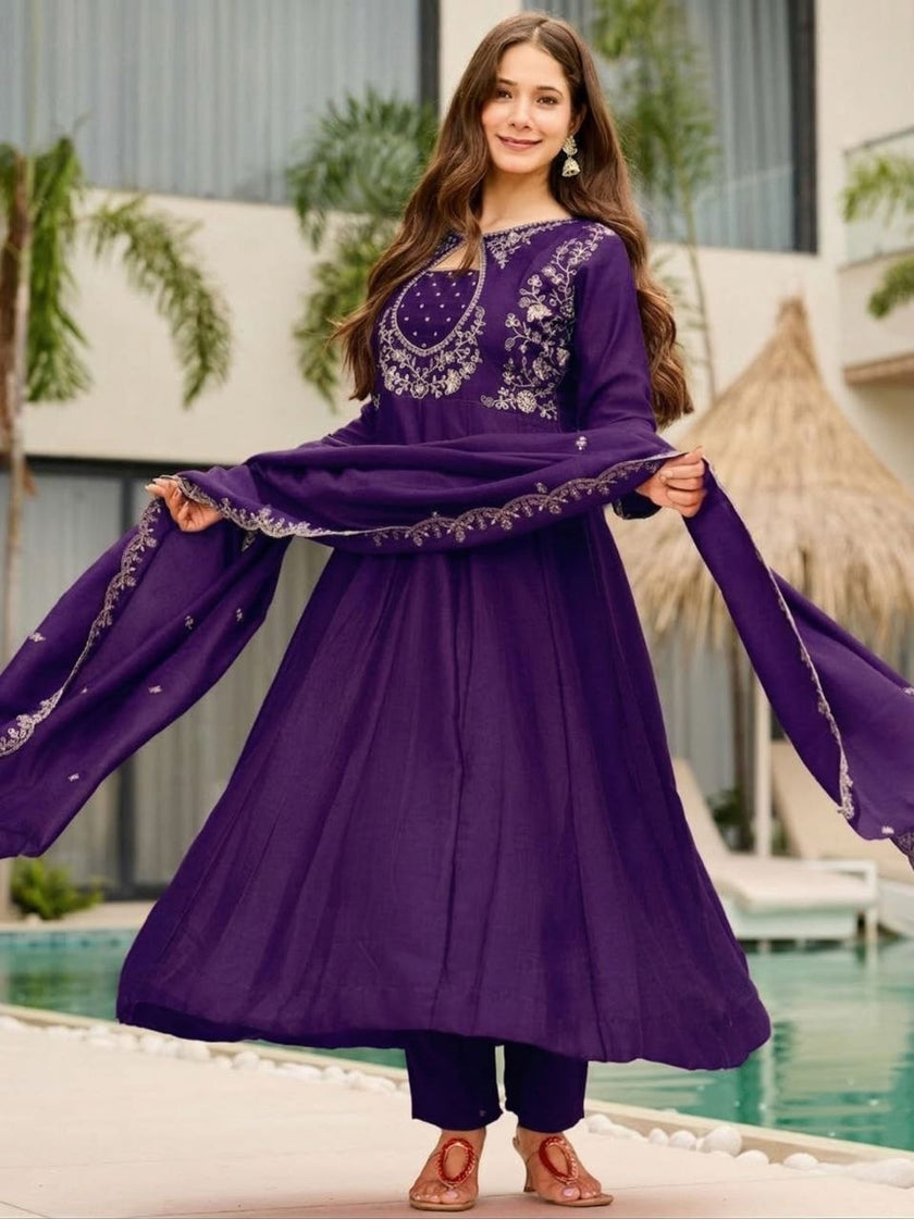 Designer Festive Wear Anarkali Kurta Set For Women.