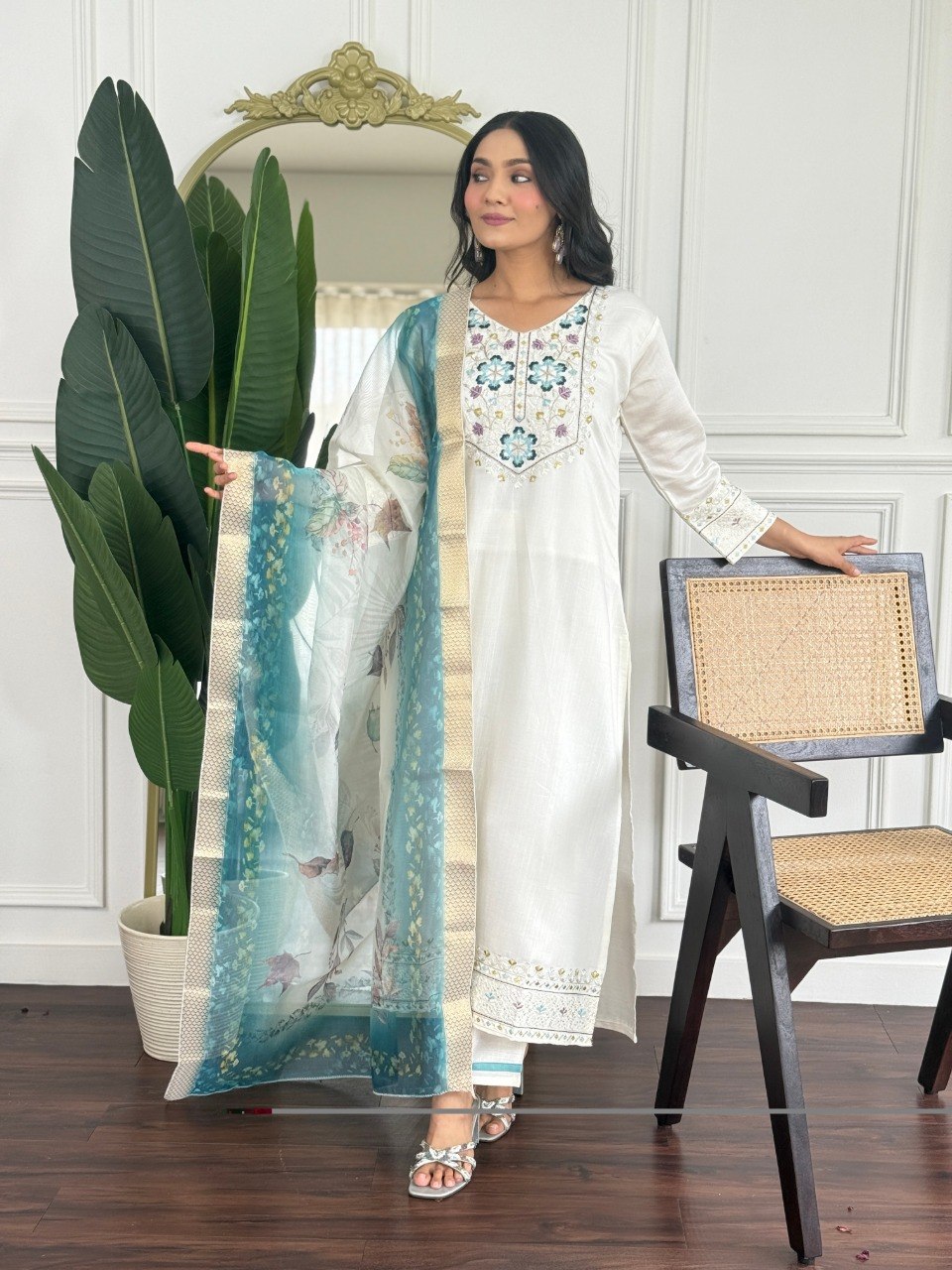 Minimalist Off-White Embroidered Ethnic Set with Dupatta.